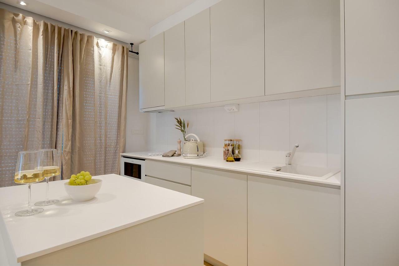 ספליט The Pleasurist - Apartment With Private Heated Pool And Terrace מראה חיצוני תמונה