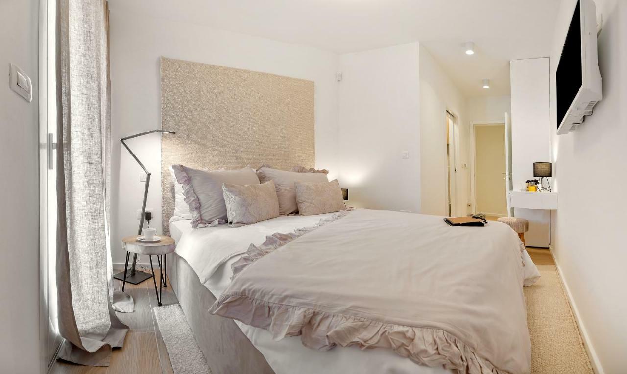 ספליט The Pleasurist - Apartment With Private Heated Pool And Terrace מראה חיצוני תמונה